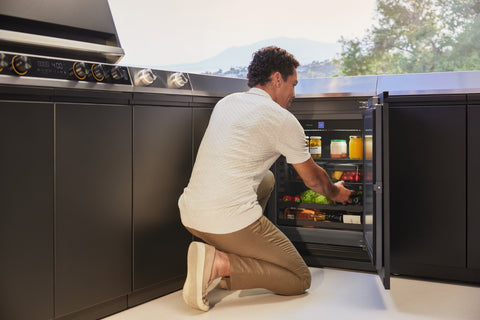 Outdoor refrigerator