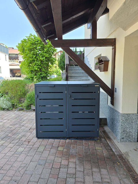 Anthrazitfarbene Mülltonnenbox Alubert 2er für 240 Liter