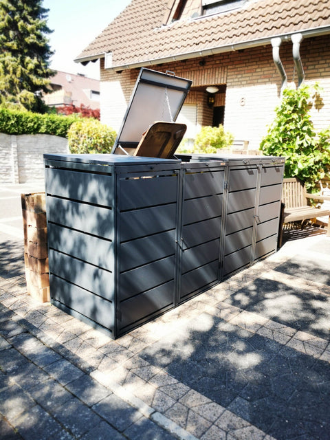 BIO Stefan Dagobert Mülltonnenbox 4er 240l in Anthrazit vor Einfamilienhaus, vorderer Deckel geöffnet