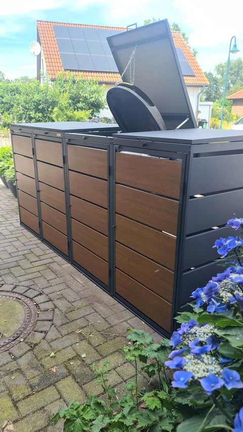 BIO Stefan Mülltonnenbox Dagobert 4er 240l in Anthrazit mit Holzoptikfront, Deckel per Kette geöffnet
