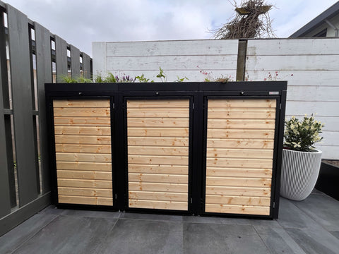 Schwarze Mülltonnenbox Holzmichl 3er mit Holzfront und Pflanzdach (240 Liter)