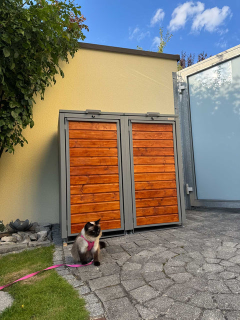 Holzmichl Mülltonnenbox 2er in Telegrau, gestrichen im Gefälle monieren