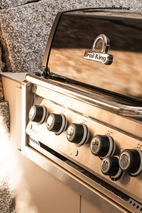 Einbaugrill in einer BIO Stefan Outdoorküche, Detailansicht
