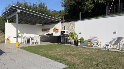 Überdachte Outdoorküche am Pool im Freisitz (Kundenfoto 4)